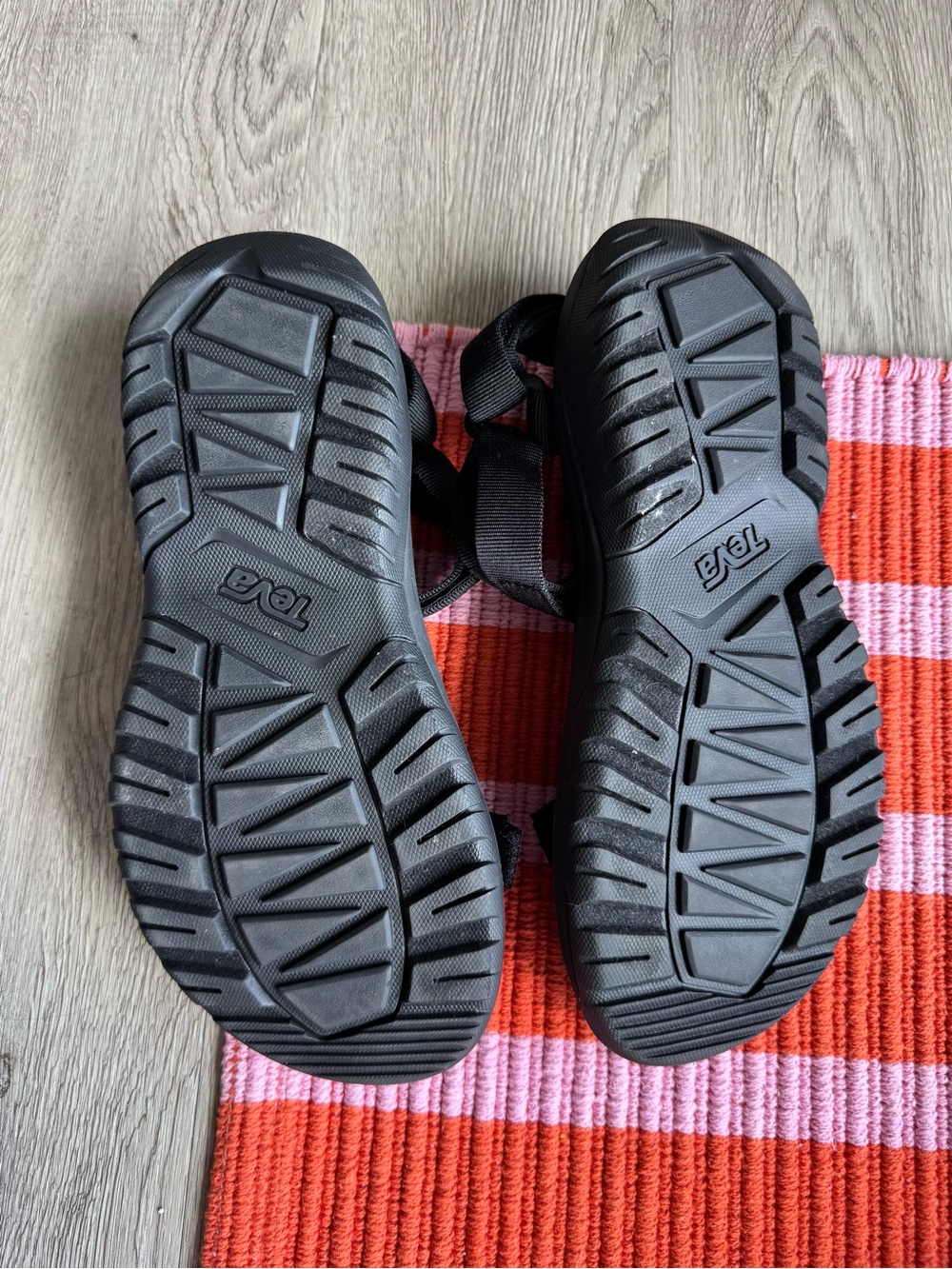 Teva Hurricane XLT2 Black 10 women’s - Picture 4 of 8